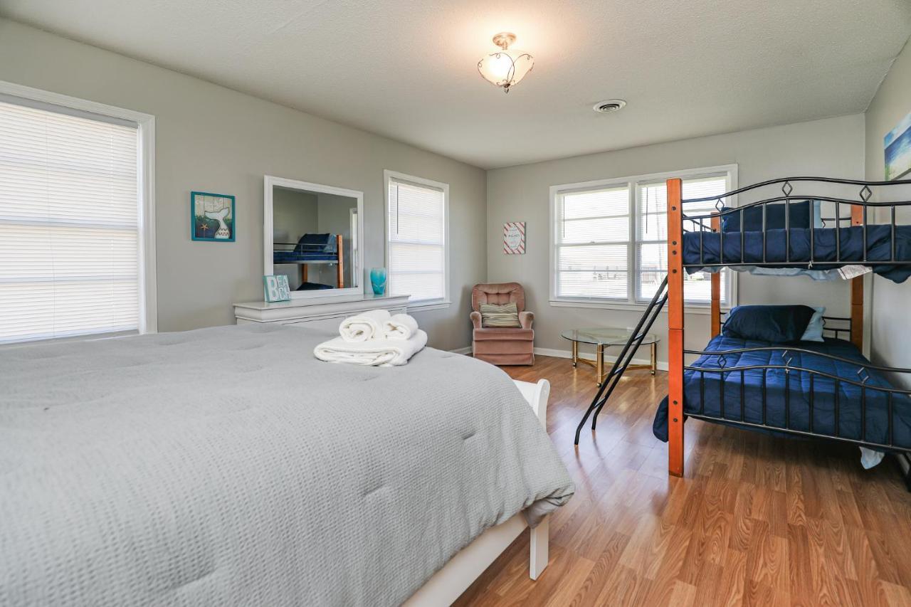Spacious Home With Waterfront View-Welcome Pets Sneads Ferry Eksteriør billede