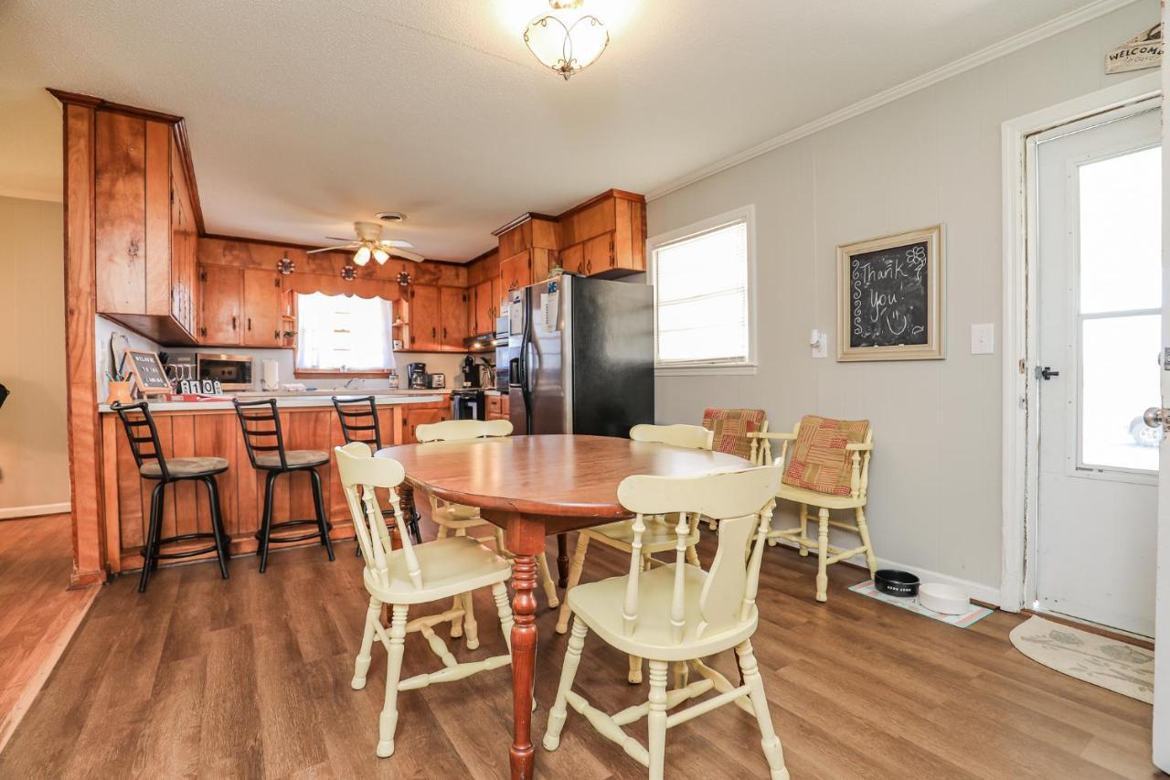 Spacious Home With Waterfront View-Welcome Pets Sneads Ferry Eksteriør billede