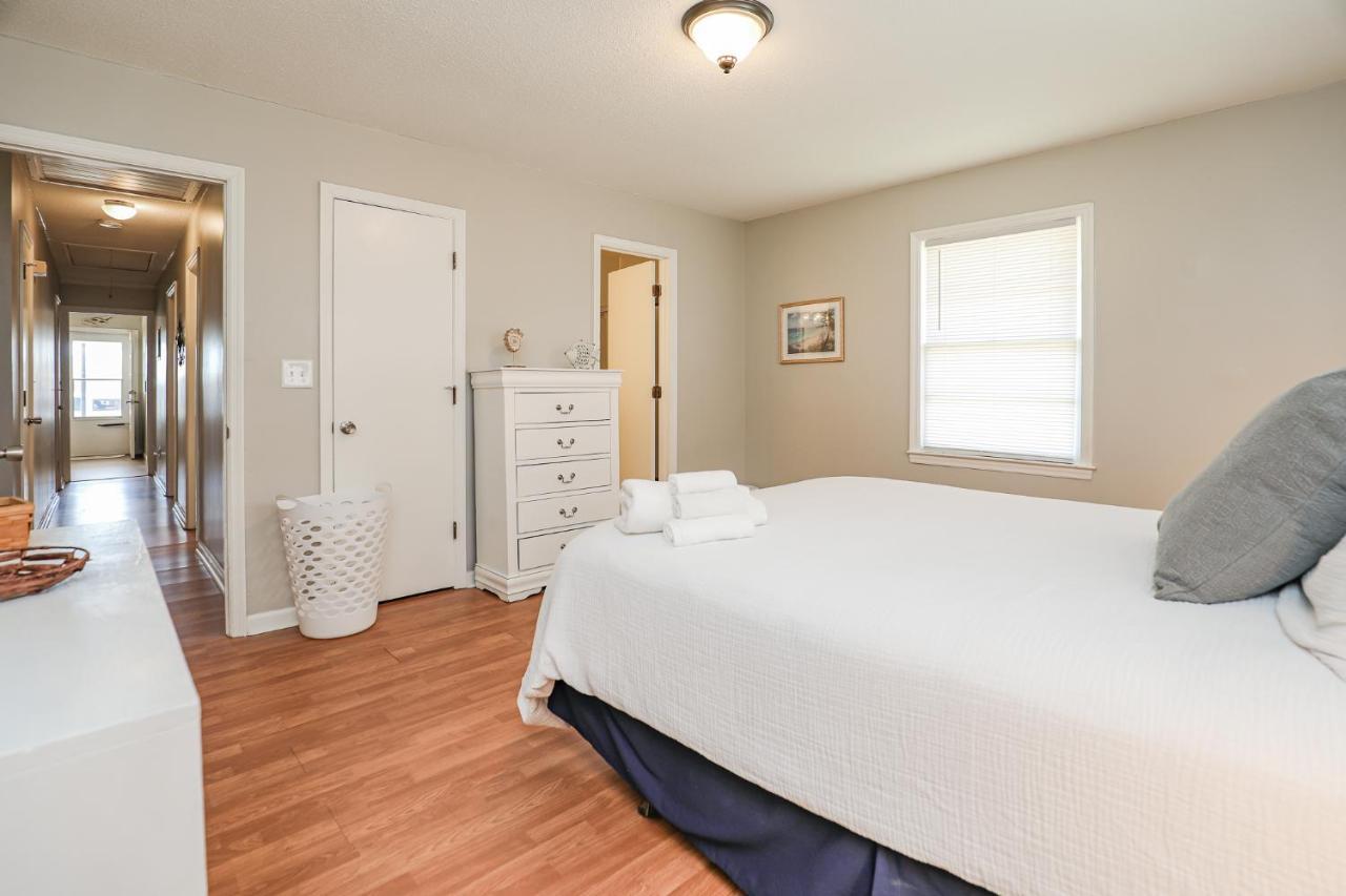 Spacious Home With Waterfront View-Welcome Pets Sneads Ferry Eksteriør billede