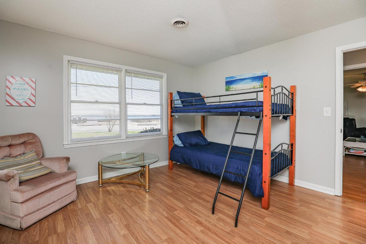 Spacious Home With Waterfront View-Welcome Pets Sneads Ferry Eksteriør billede