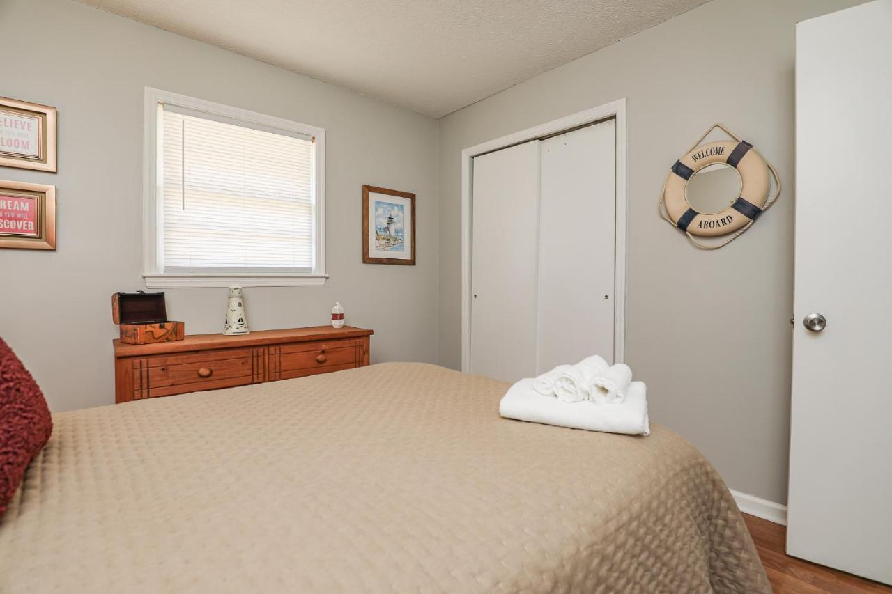 Spacious Home With Waterfront View-Welcome Pets Sneads Ferry Eksteriør billede