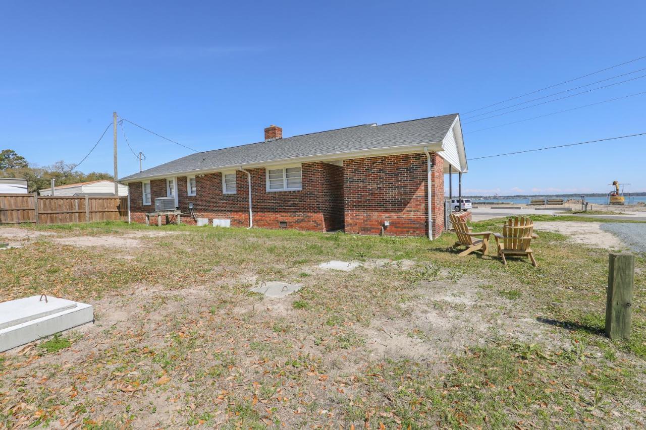 Spacious Home With Waterfront View-Welcome Pets Sneads Ferry Eksteriør billede