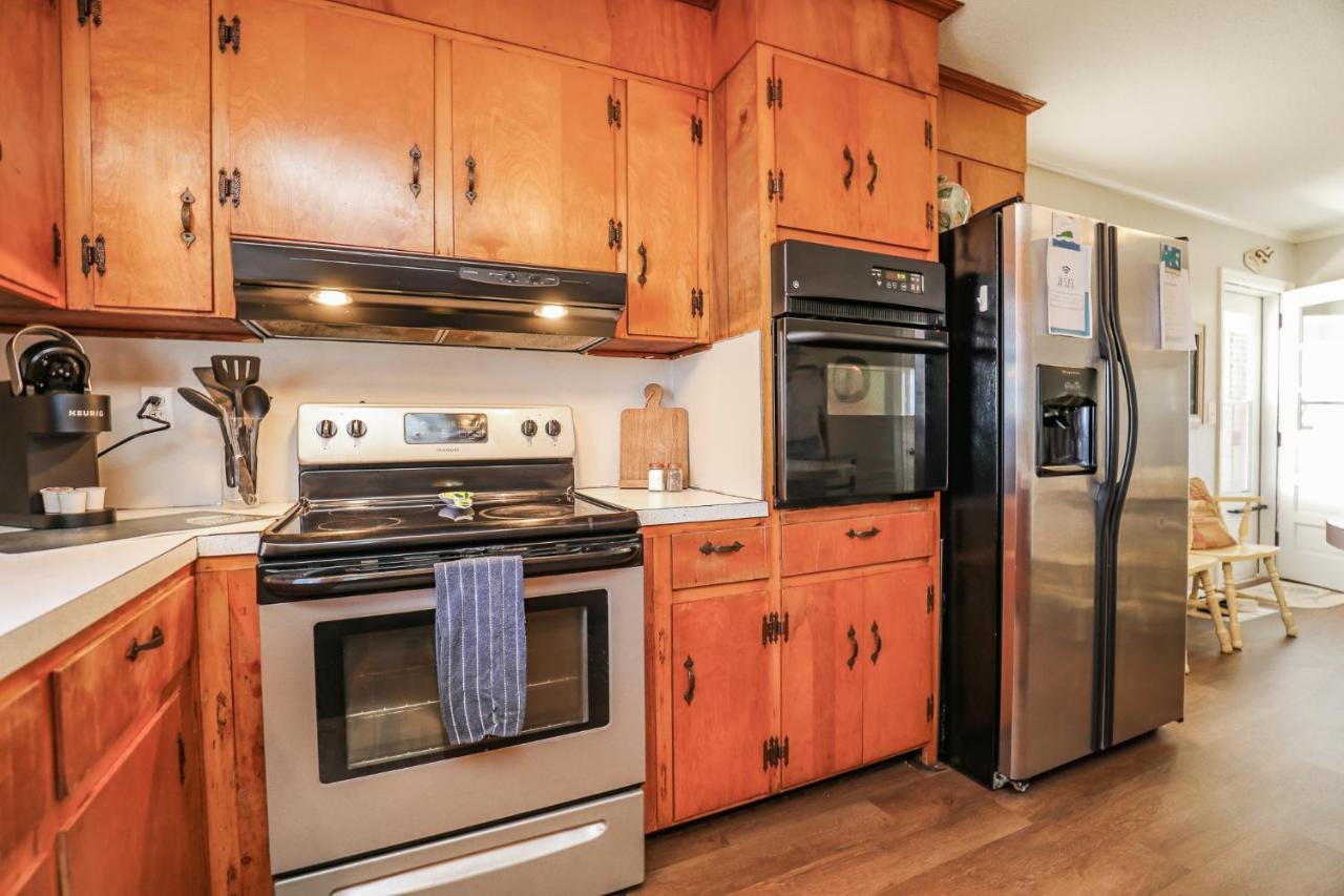 Spacious Home With Waterfront View-Welcome Pets Sneads Ferry Eksteriør billede