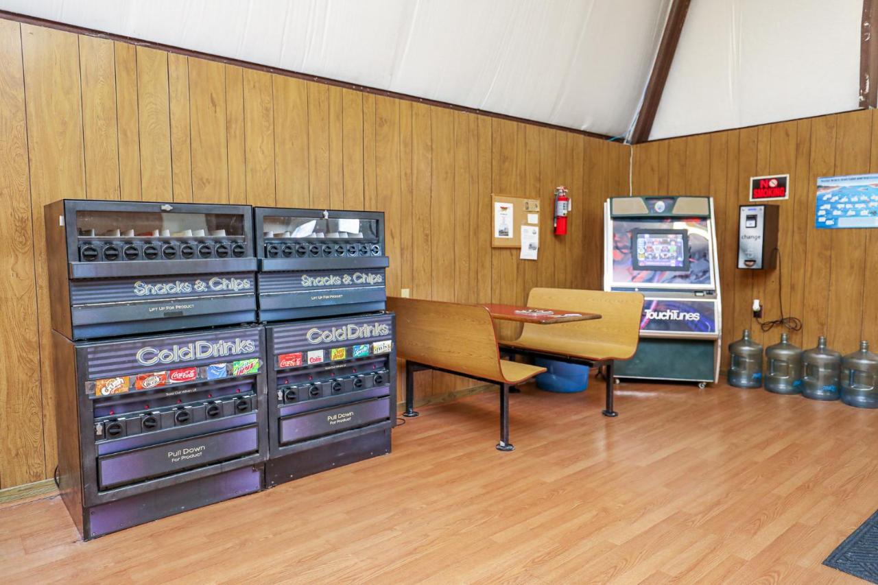 Spacious Home With Waterfront View-Welcome Pets Sneads Ferry Eksteriør billede