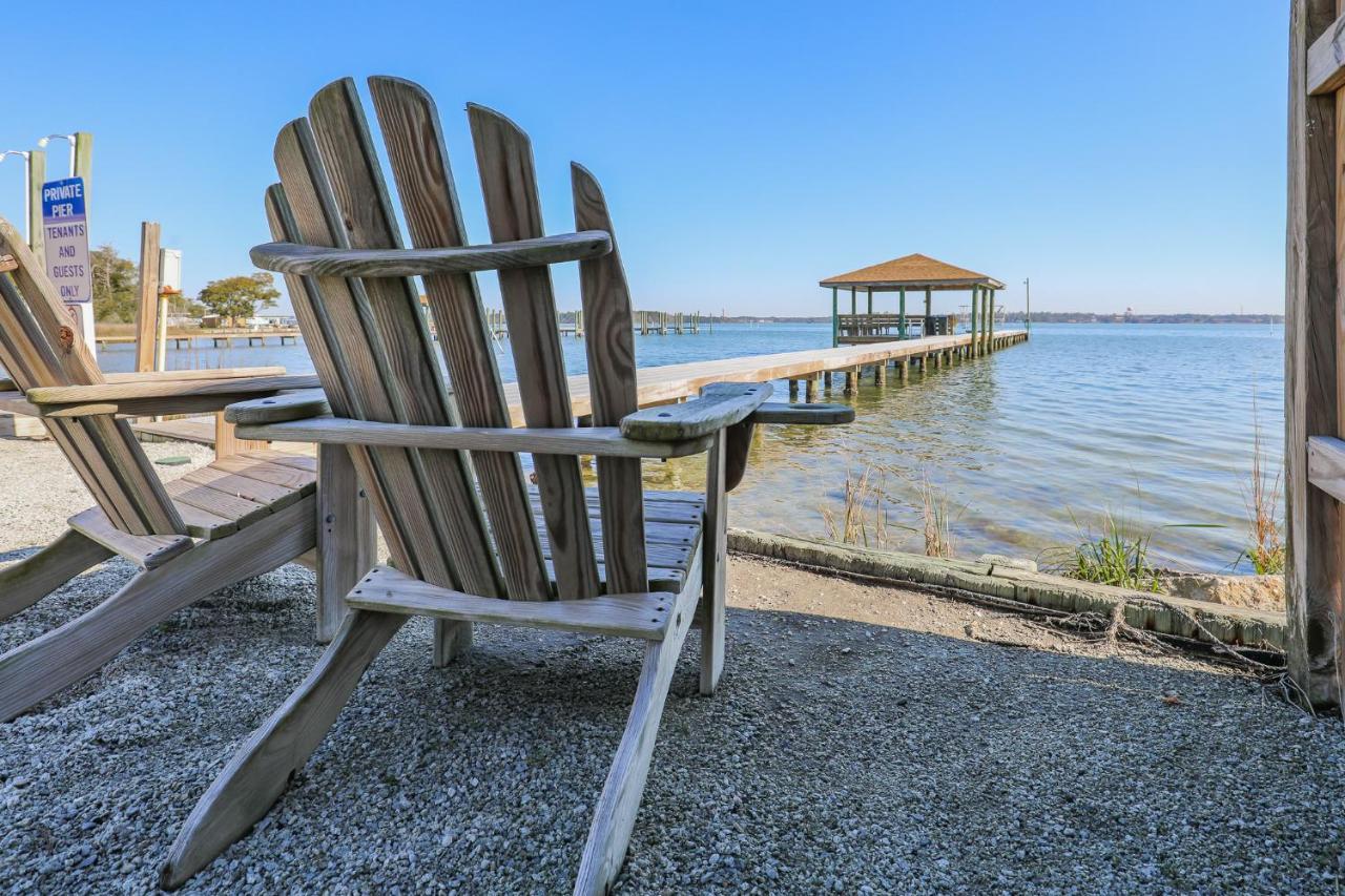 Spacious Home With Waterfront View-Welcome Pets Sneads Ferry Eksteriør billede